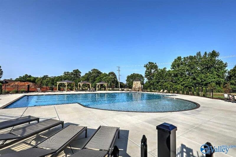 Harvest House: 128 Oak Fletcher Drive