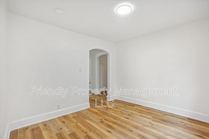 High Point House: 1004 Charlotte Ave