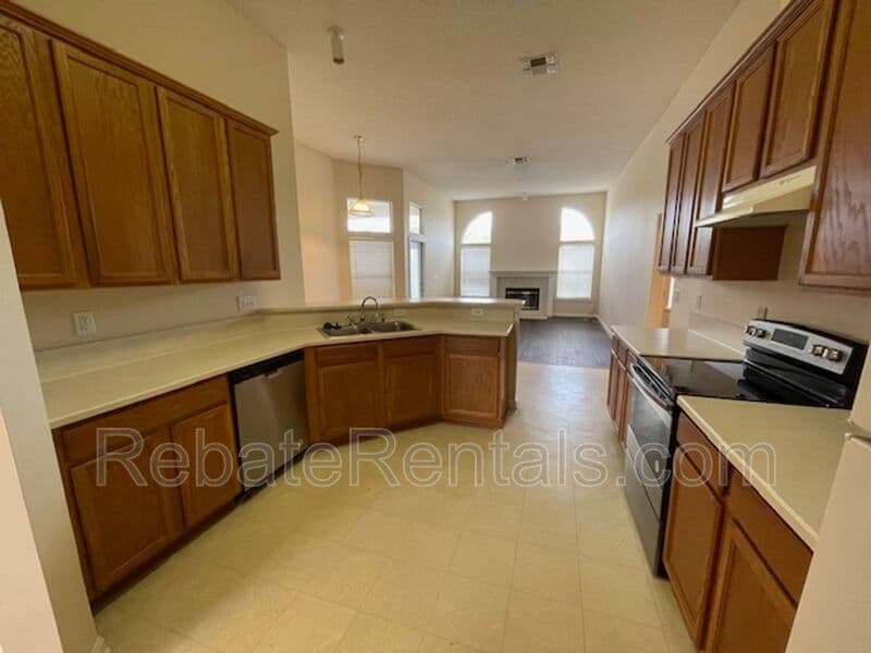 Jacksonville House: 5009 Grand Lakes Drive
