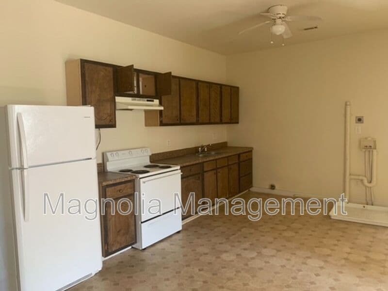 Henderson Condo: 516 N. Beckford Dr.