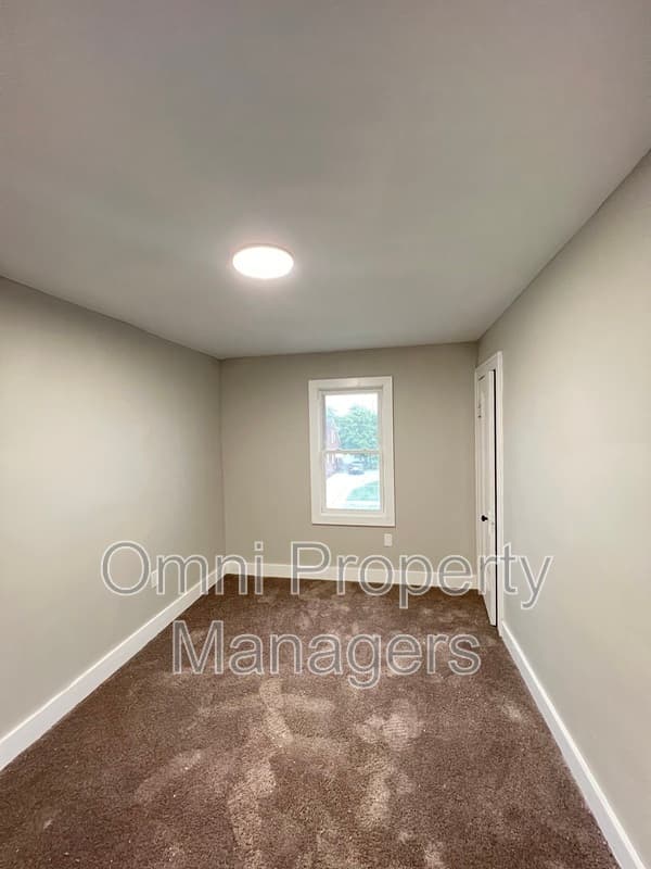 Detroit House: 19241 Moenart St