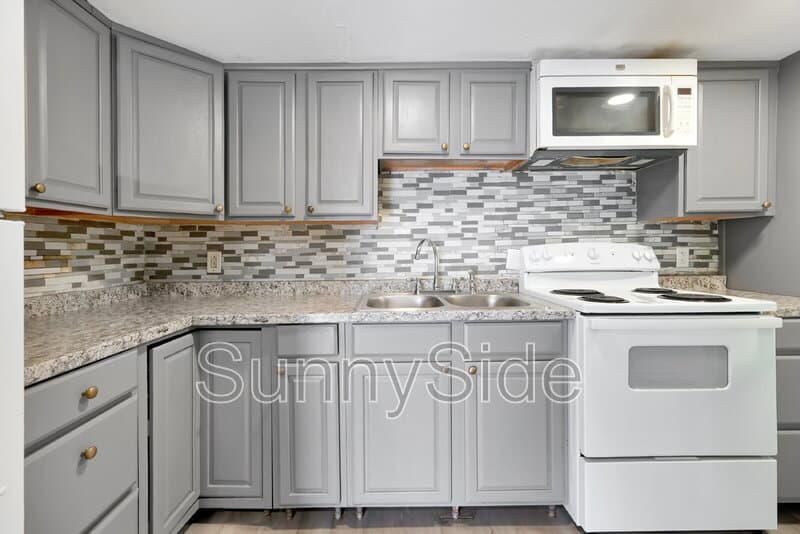 Orlando Condo: 915 W. Oak Ridge Road