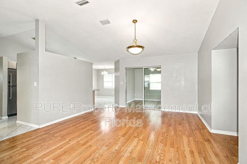 Ocala House: 16 Almond Terrace