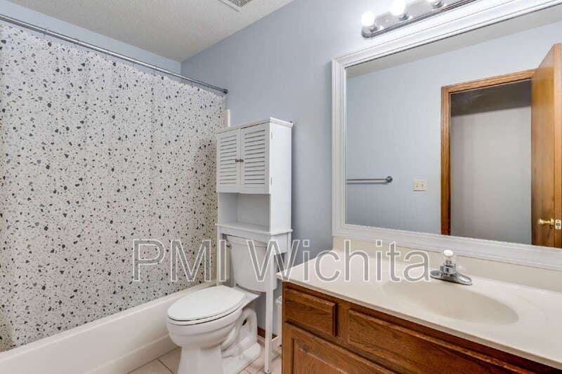 Wichita House: 6514 W Briarwood Ave