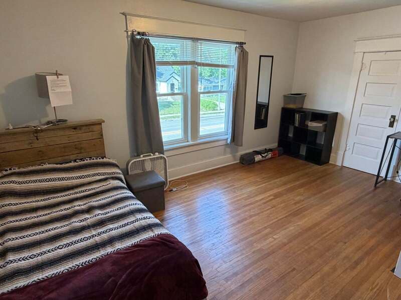 Ames House: 3202 Lincoln Way