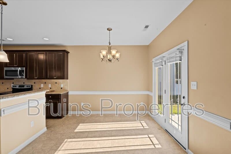 High Point House: 1814 Castle Gate Court