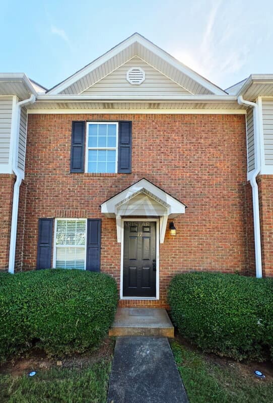 Cartersville Townhome: 17 Middlebrook Dr