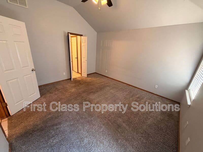 Yukon House: 12306 SW 13th St