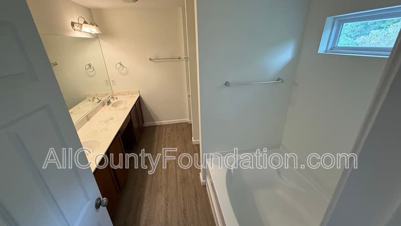Summerville House: 221 Meadow Wood Rd.