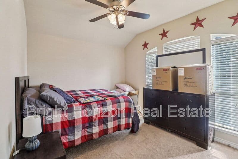 Fort Worth House: 8221 Mule Deer Run