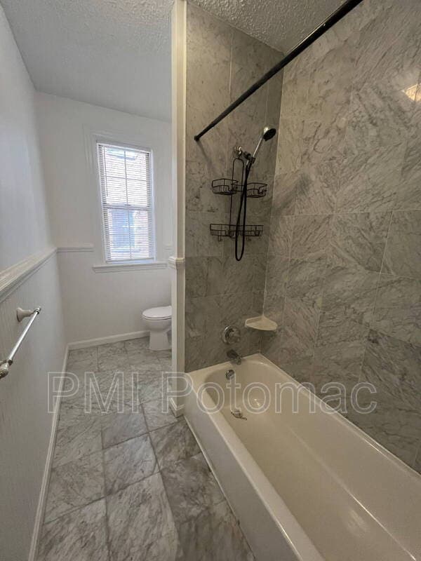 Washington Condo: 1401 Columbia Rd NW