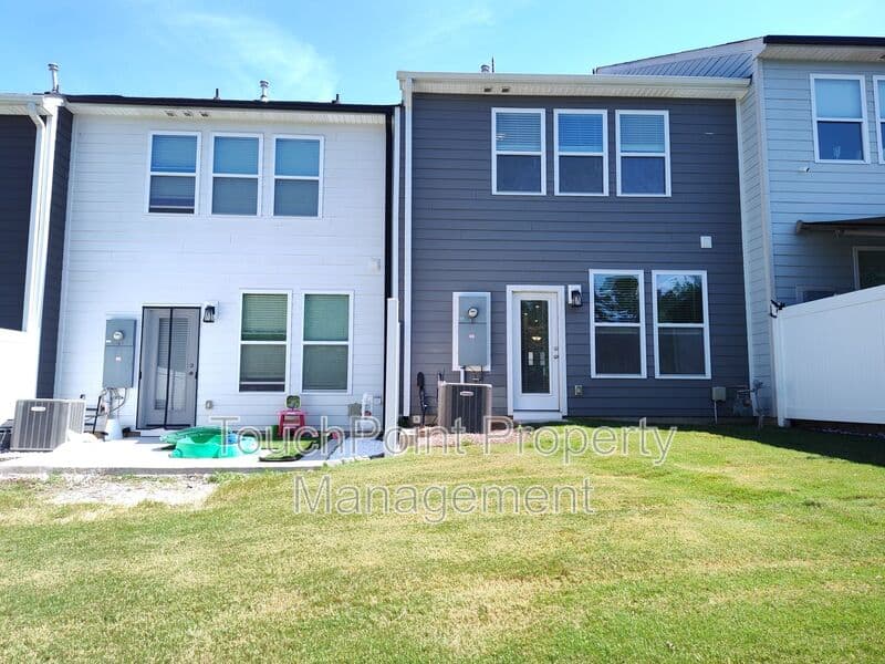 Clover Townhome: 1238 Pebble Grove Dr