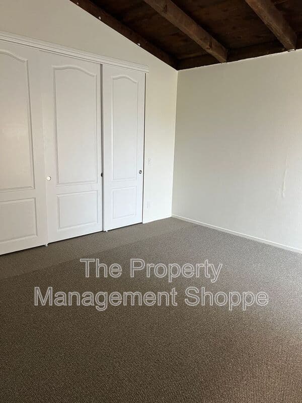 Ventura Condo: 1300 Saratoga Avenue