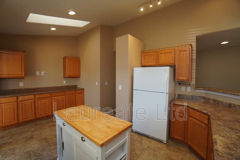 Aurora House: 3036 S Waco Ct