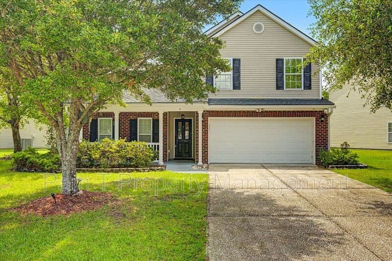 Pooler House: 4 Bainbridge Way