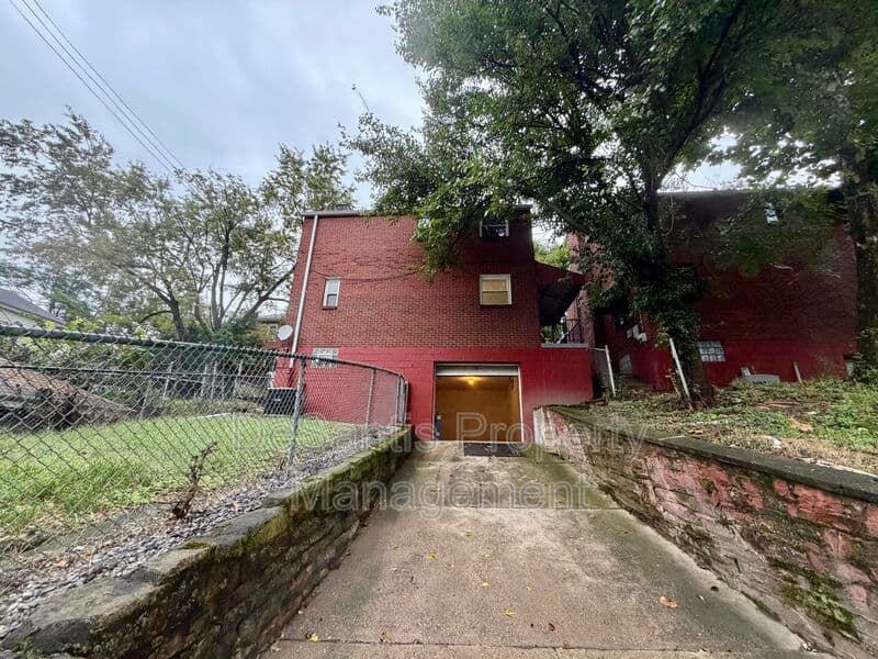 Pittsburgh House: 2725 Glen Mawr Street