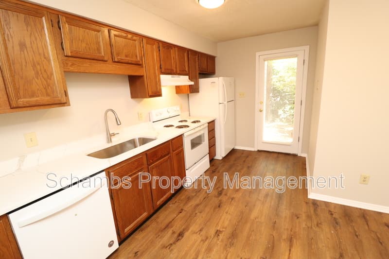Raleigh House: 3905 Lexington Drive