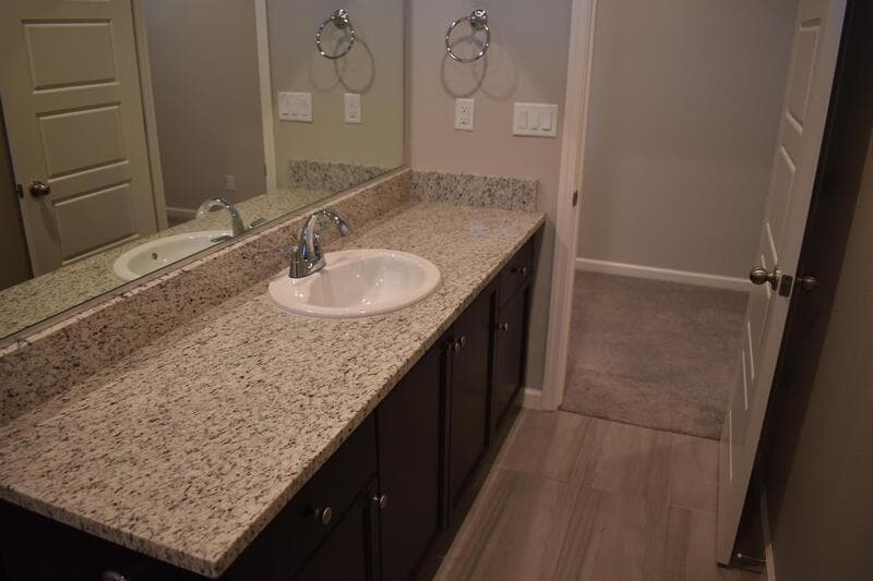 Madera House: 610 Wood Crest Avenue