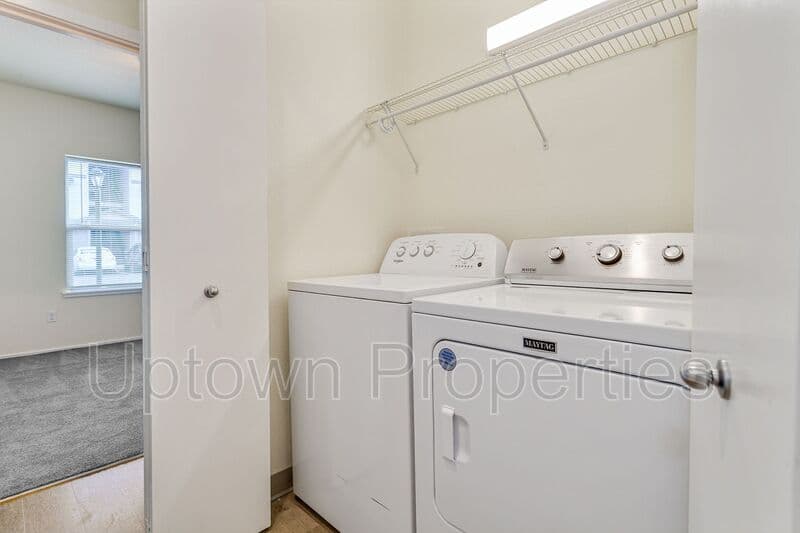 Fairview House: 2655 NE 205th Ave