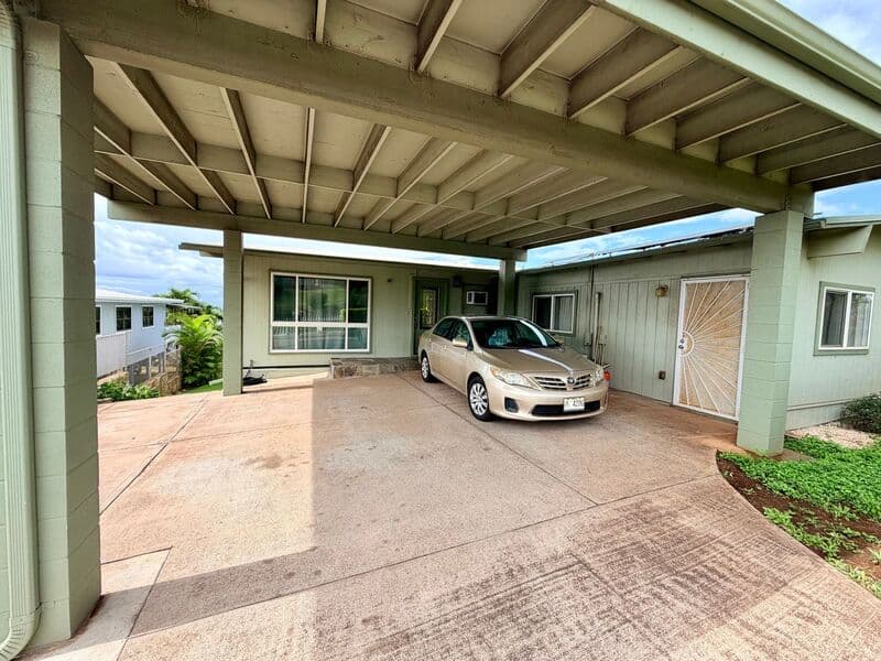 Kapolei House: 92-708 Makakilo Dr.