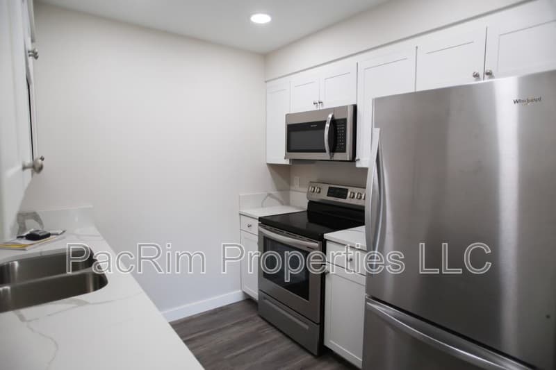 Anchorage House: 3350 Boniface Parkway #41