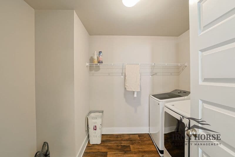 Athens House: 484 Park West Blvd