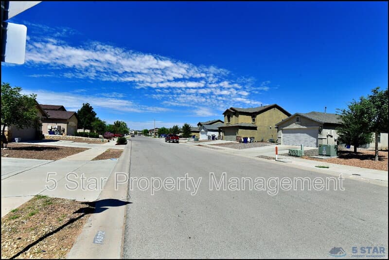 El Paso House: 14972 Louis Baudoin !!