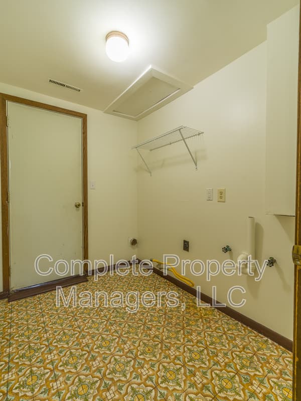 Albert Lea Condo: 1712 Gateway Drive