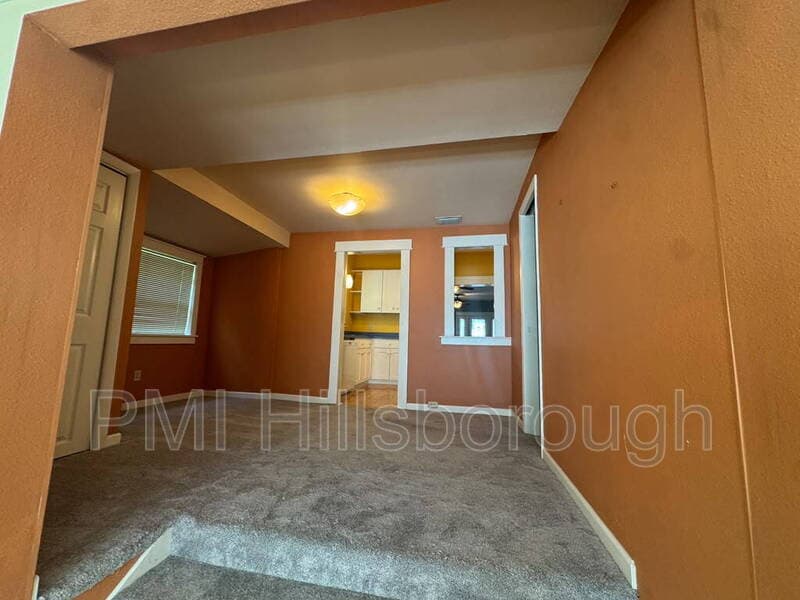 Tampa House: 1403 E Paris St