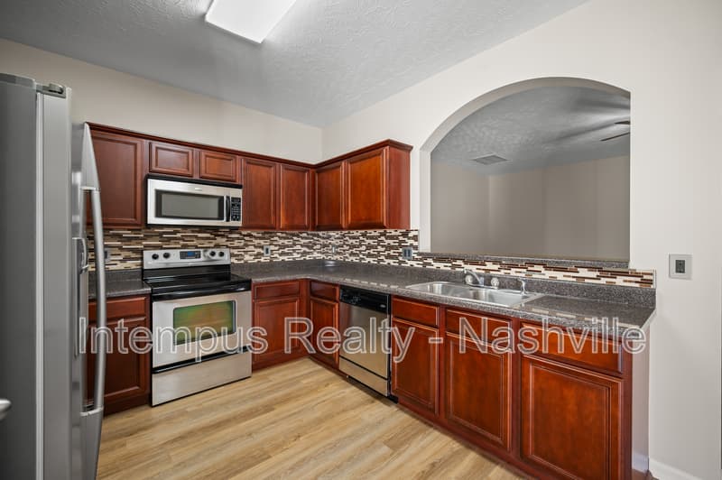 Brentwood Townhome: 8715 Ambonnay Dr