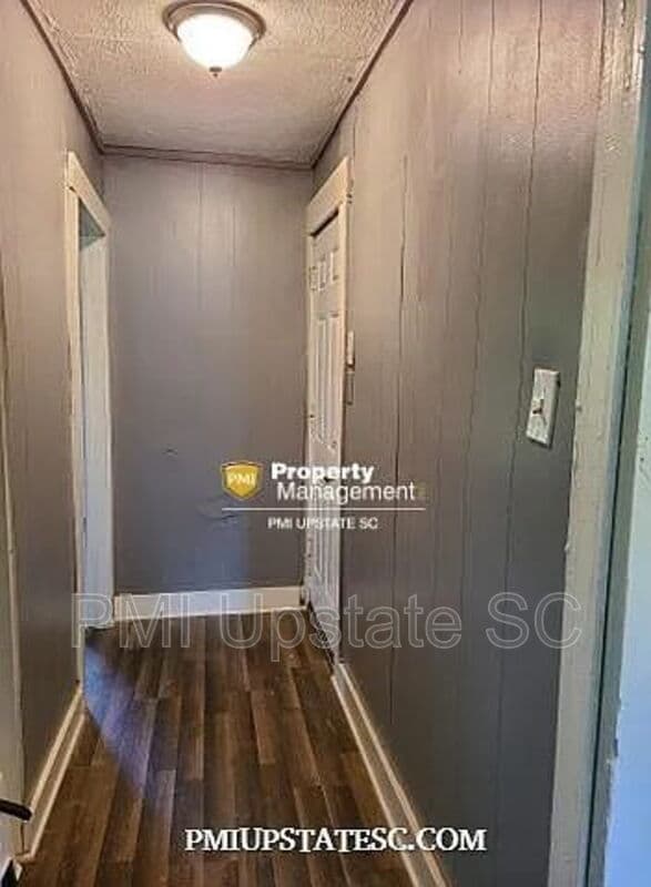 Wellford House: 143 Forrest St