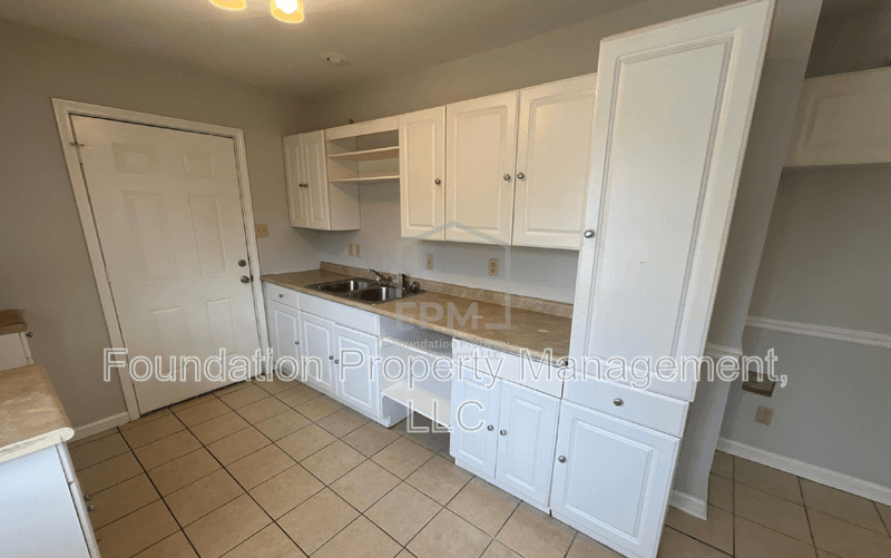 Memphis House: 4498 Suncrest Drive