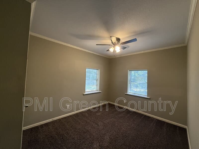 Tulsa House: 5523 S Madison Ave