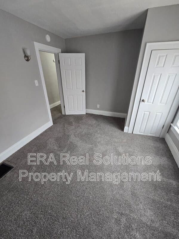 Columbus Condo: 2557 Sullivant Ave