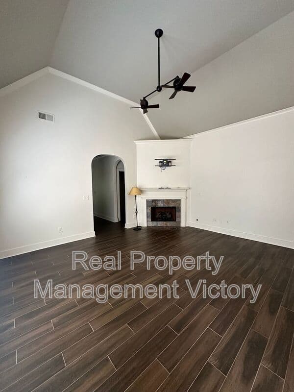 Birmingham House: 358 Kingston Circle
