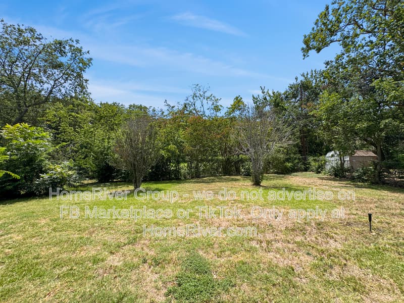 Richardson House: 1319 Wisteria Way