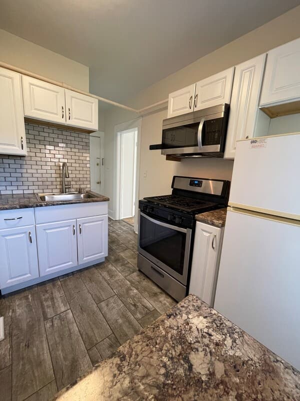 Elgin Condo: 404 Mountain St