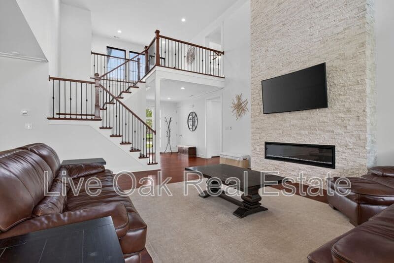 Virginia Beach House: 1316 Lambeth Lane