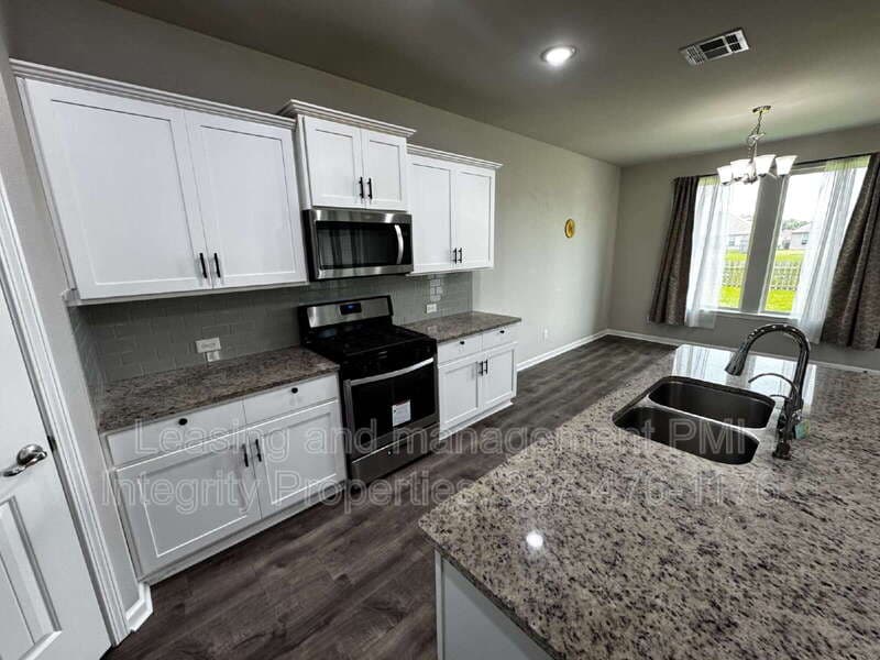 Youngsville House: 202 Rue Cordorcet