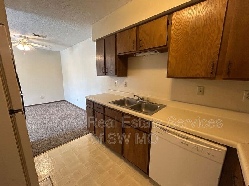 Springfield Condo: 1947 S Ingram Mill Rd