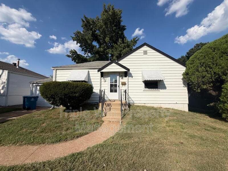 Saint Louis House: 7417 Pleaseway Drive