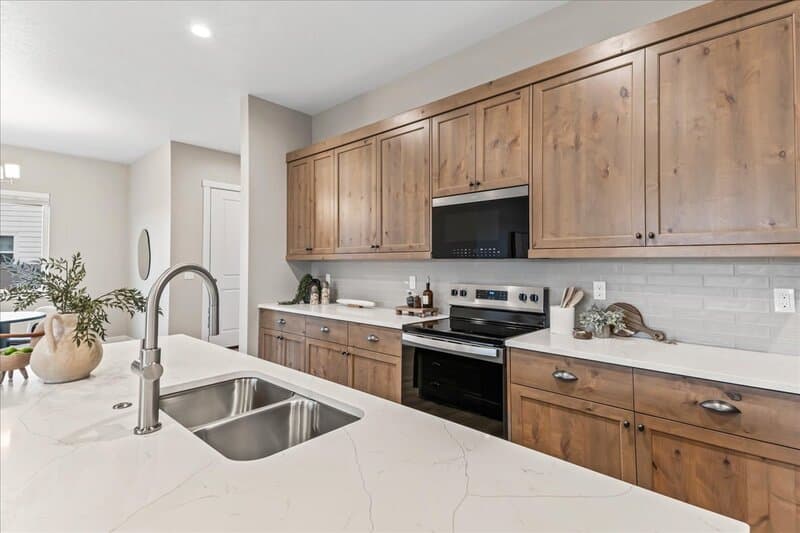 Star House: 2218 North Leatherwood Avenue