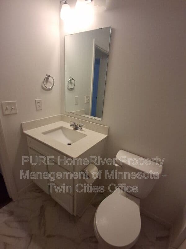 Woodbury House: 4739 Schilling Ct