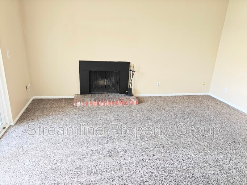 denver Condo: 7665 e eastman ave