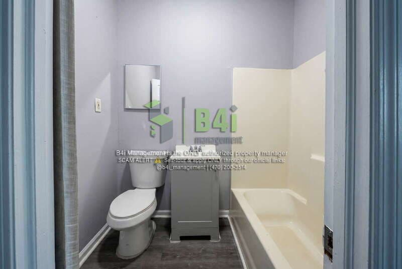 Milledgeville House: 1645 Vinson Hwy