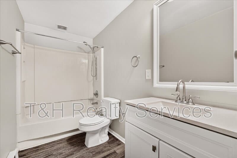 Noblesville Condo: 1142 Evans Avenue