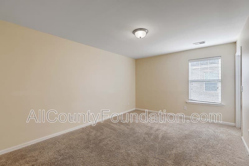 Summerville House: 431 Flat Rock Ln