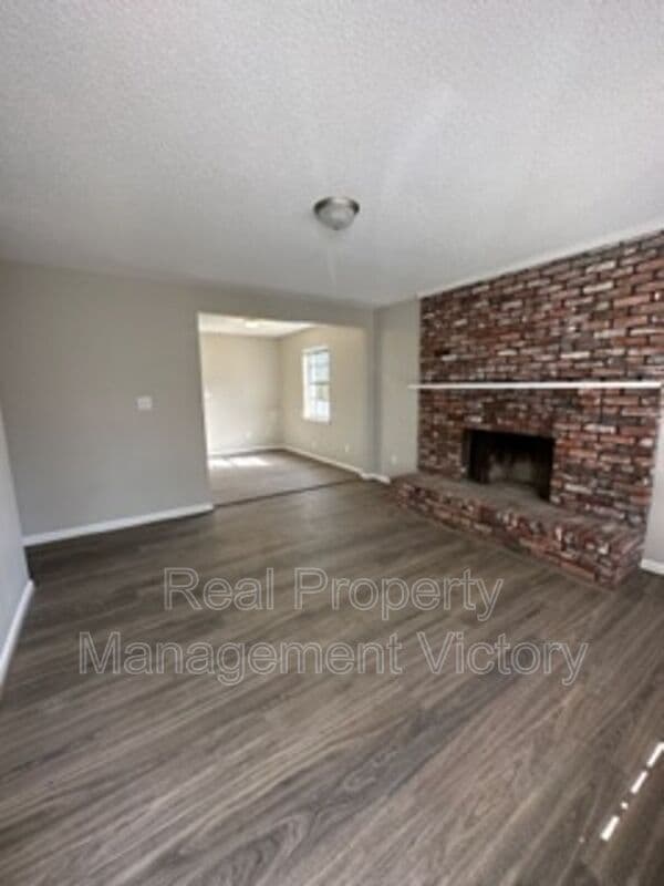 Birmingham House: 8221 Vassar Ave