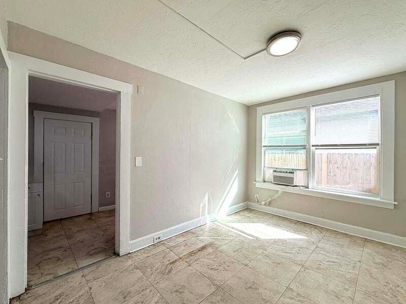 St. Petersburg House: 975 13th Avenue South