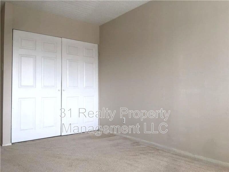 Dallas House: 5616 Harvest Hill Rd